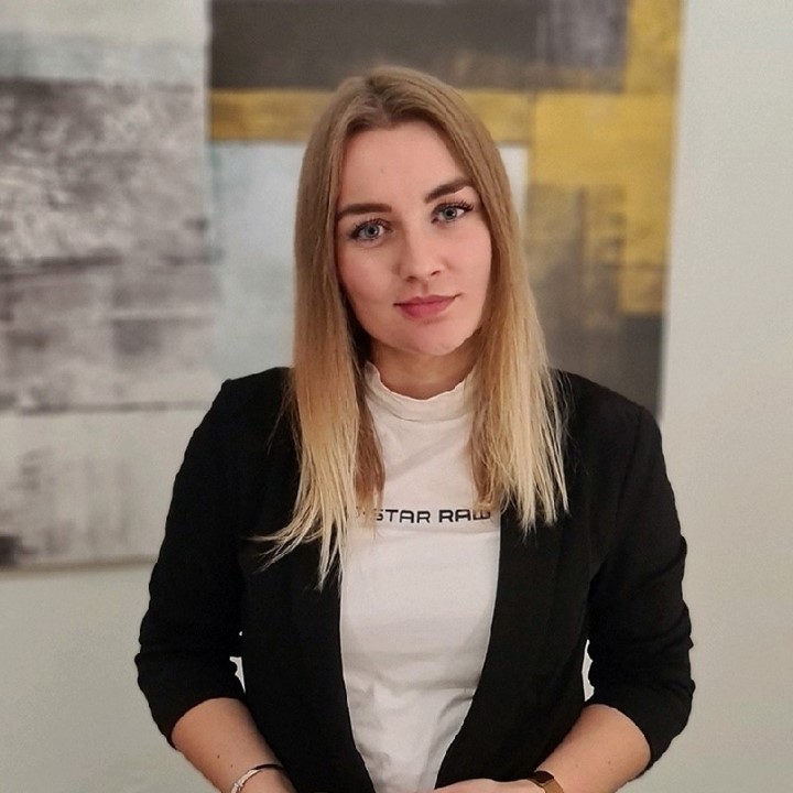 Mirjam van den Dool